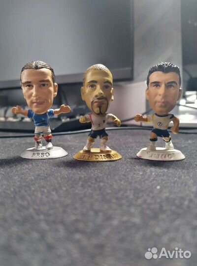Фигурки футболистов