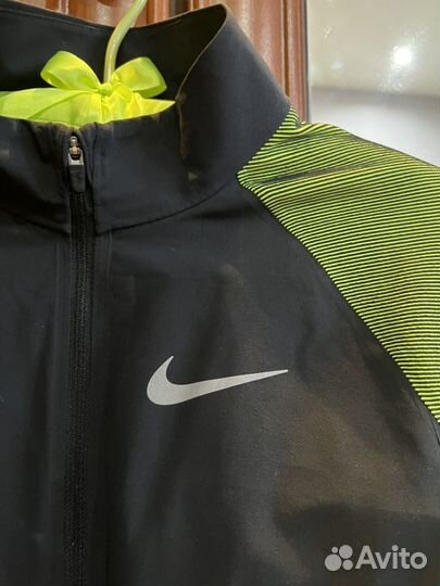 Куртка беговая Nike оригинал 40 42 44 женская