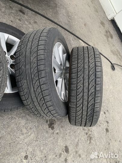 ONYX NY-801 215/60 R16