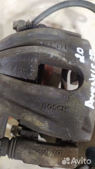 Суппорт тормозной перед Toyota Avensis 250 1azfse