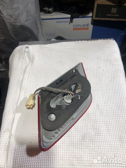 Фонарь в крышку багажника toyota camry v 40