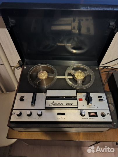 Продам магнитофон 