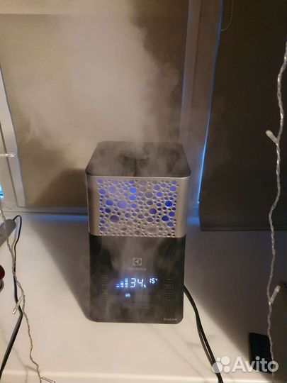 Увлажнитель воздуха Electrolux EHU-3710D