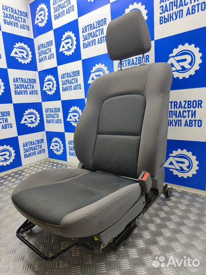Сиденье переднее правое Mazda Mazda 3 BK 1.6 Z6