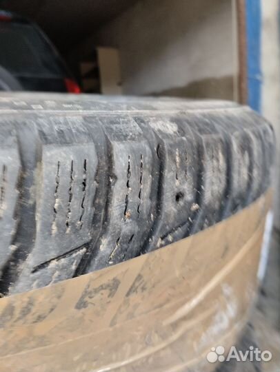 Kumho WinterCraft Ice WI31 215/60 R16 99T