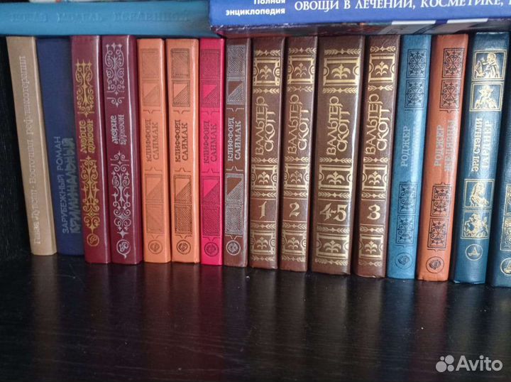 Книги в ассортименте