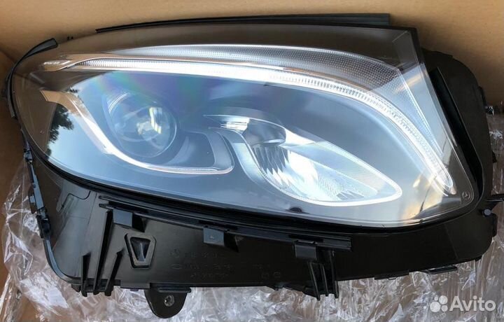 Фара Mercedes GLC Передняя Правая