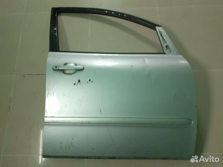 Дверь передняя правая Toyota Ipsum ACM21 2azfe