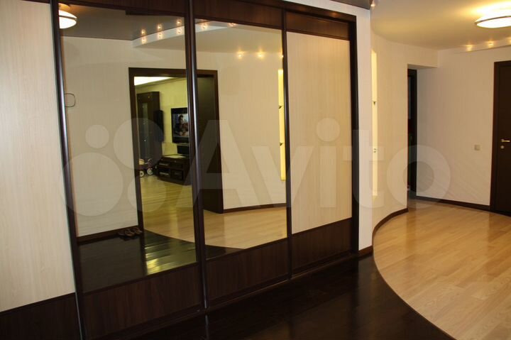 3-к. квартира, 126,1 м², 2/10 эт.