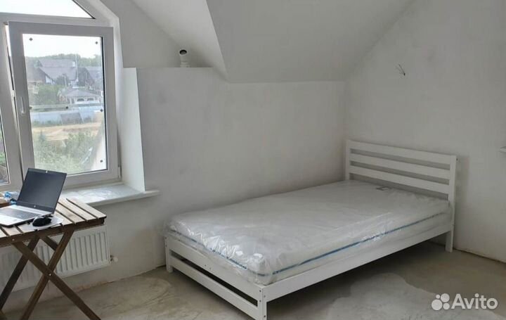 Кровать для двоих человек без матраса