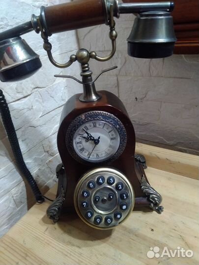 Стационарный телефон ретро
