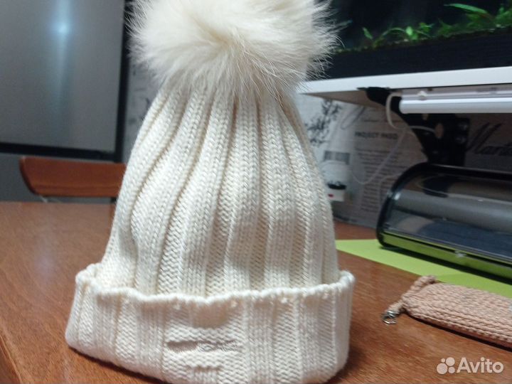 Шапка женская вязаная белая