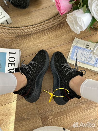 Новые кроссовки adidas Yeezy boost чёрные женские