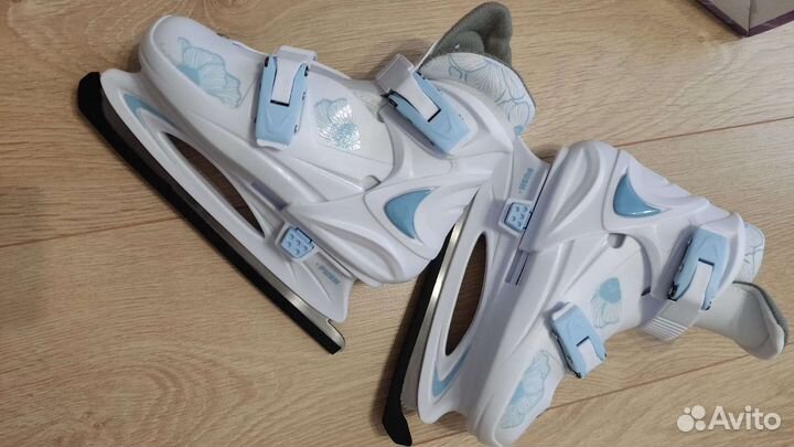 Детские ледовые коньки