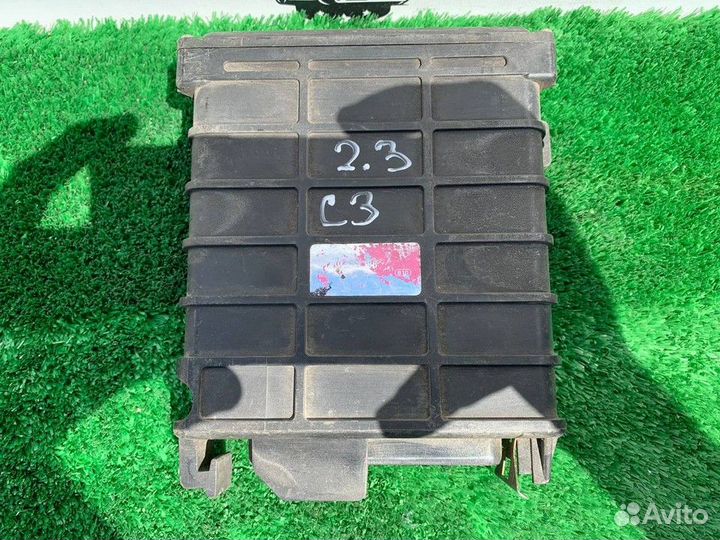 Блок управления двигателем Audi 100