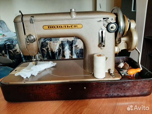 Швейная машина Подольск 2м ручная СССР