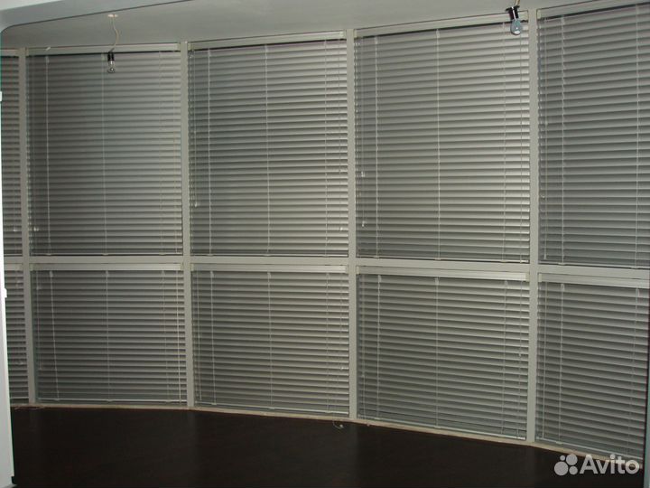 Жалюзи горизонтальные модель магнум цвет белый