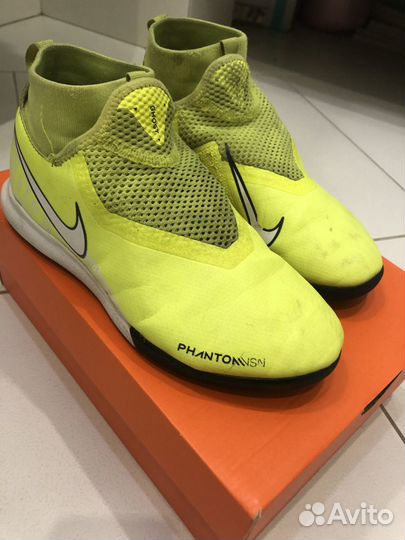 Футбольные бутсы nike