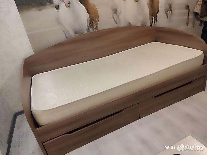 Кровать 90*200