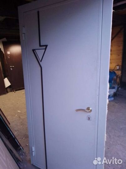 Дверь входная металлическая