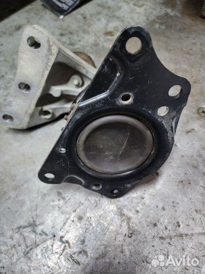 Опора двигателя WAG