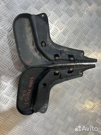 Брызговик задний Ford Focus 3 хэтчбек 2.0