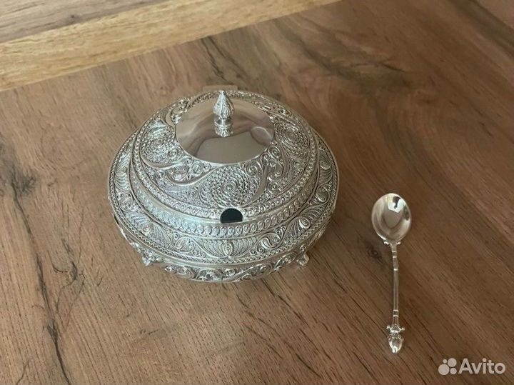 Турецкая сахарница с крышкой и ложкой