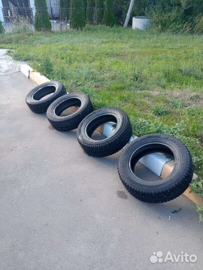 Dunlop SP Winter Ice 01 215/60 R16 95T