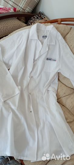 Медицинские халаты 3шт цена за все