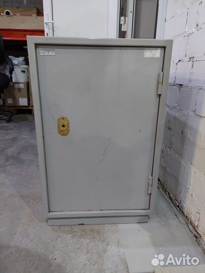 Сейф металлический