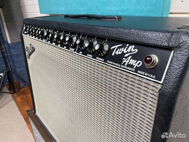 Комбик Fender Twin Amp 100 2*12 возможен обмен