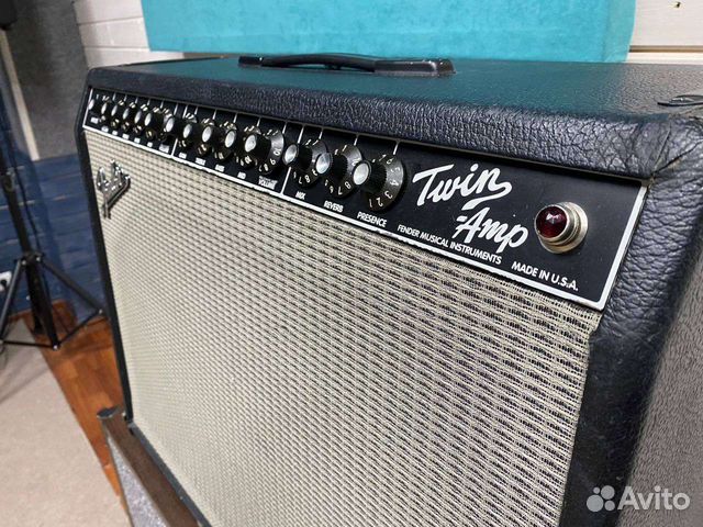 Комбик Fender Twin Amp 100 2*12 возможен обмен