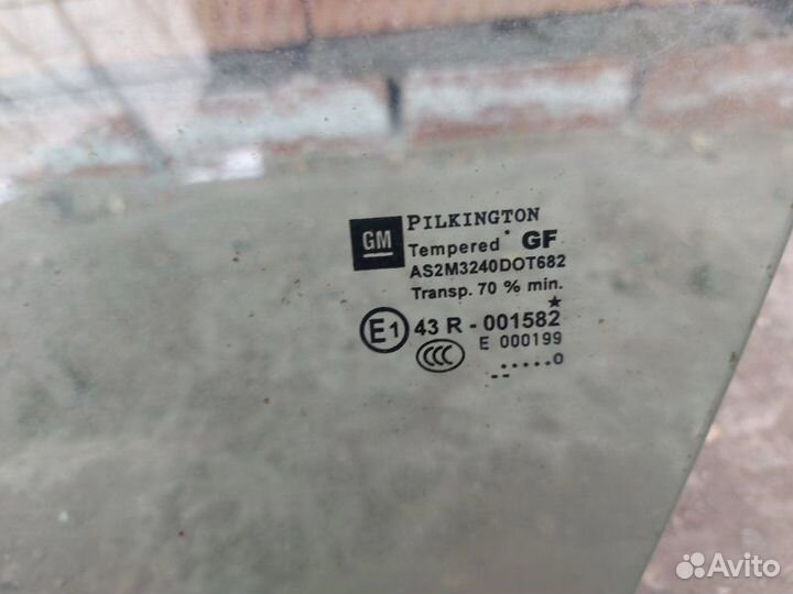 Стекло переднее левое Opel Astra H 1.6
