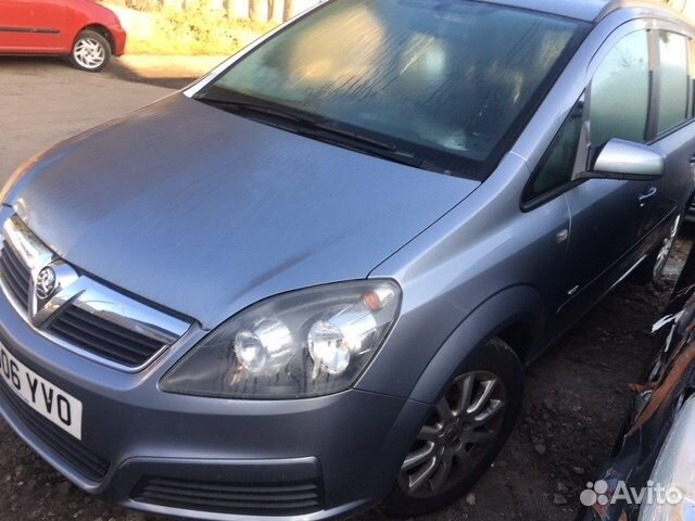 Разбор на запчасти Opel Zafira B