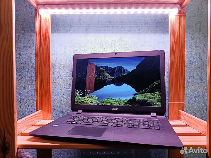 Ноутбук Acer ES1-732 N16C3