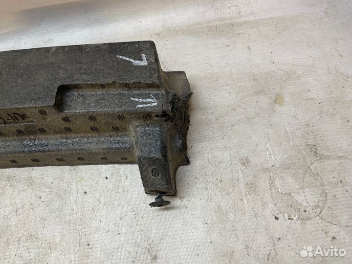 Абсорбер бампера задний Cadillac Srx 2003-2009