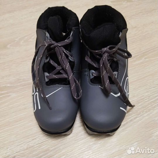 Лыжные ботинки размер 34 35
