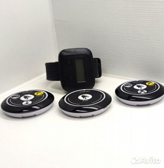 Кнопка вызова персонала и табло для официантов