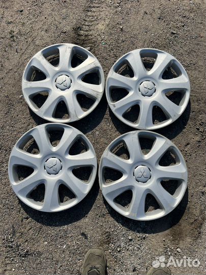 Колпаки Mitsubishi R16