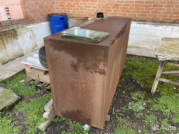 Бак для воды,корма