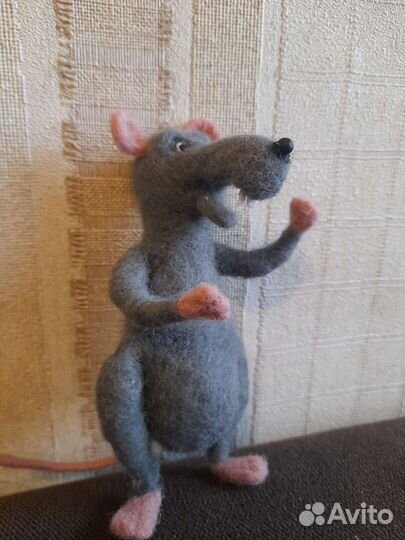 Валеная игрушка,крыс
