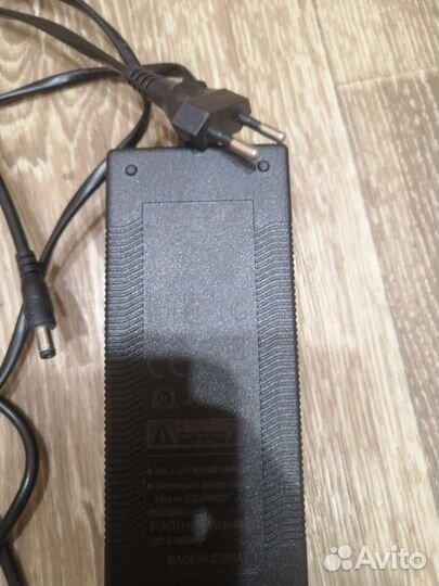 Зарядное устройство для электро самокатов