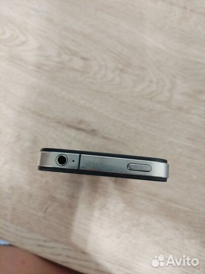 iPhone 4, 8 ГБ