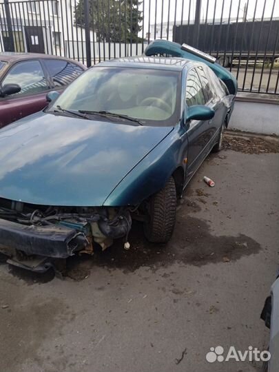 Автомобиль целиком на запчасти