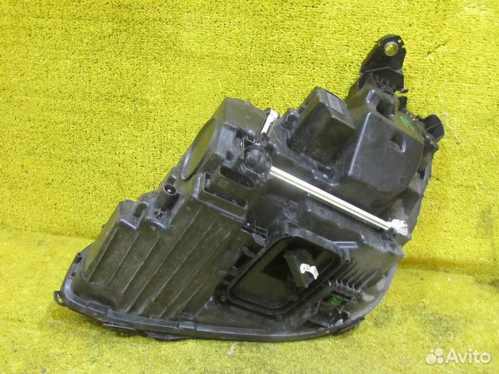 Фара правая Mercedes-Benz E-Class