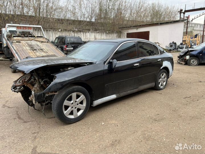 В разборе Nissan Skyline 35