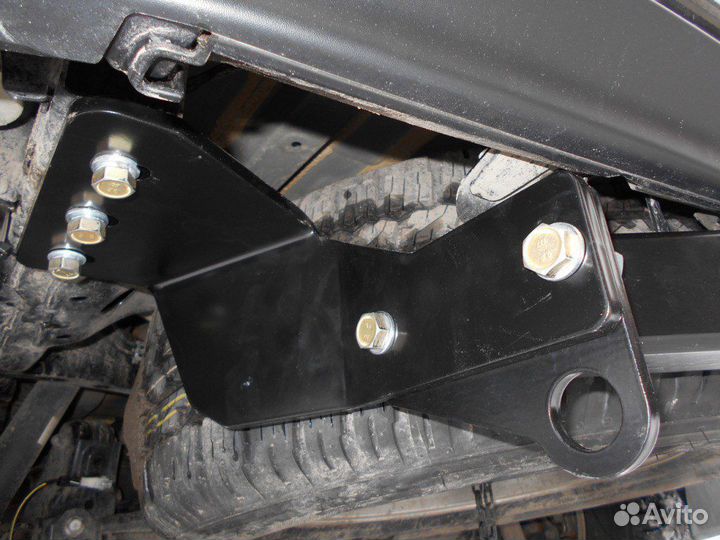 Фаркоп на toyota fortuner