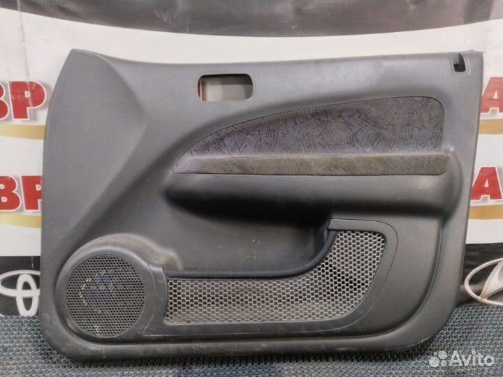 Обшивка двери передняя правая Honda Hr-V GH4 D16A