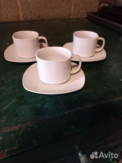 Чайные чашки с блюдцами 15 шт, продаю все сразу