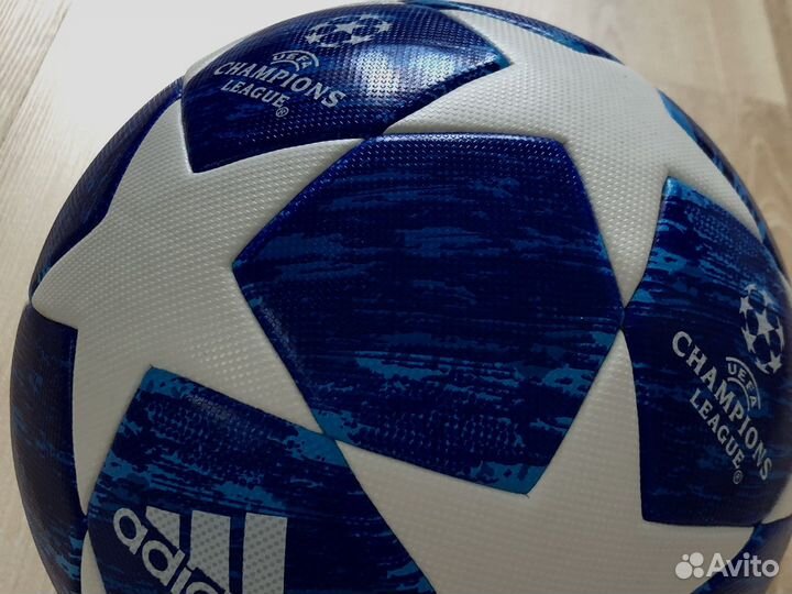Футбольный мяч Лига Чемпионов 2019